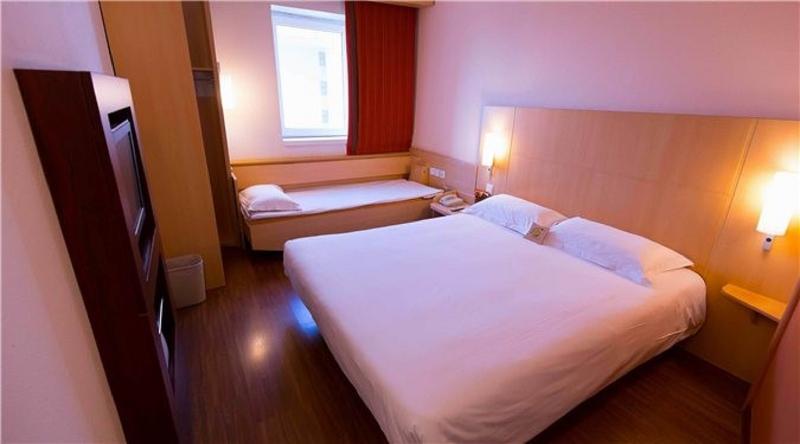 Ibis Dalian Zhongshan Square Exterior foto