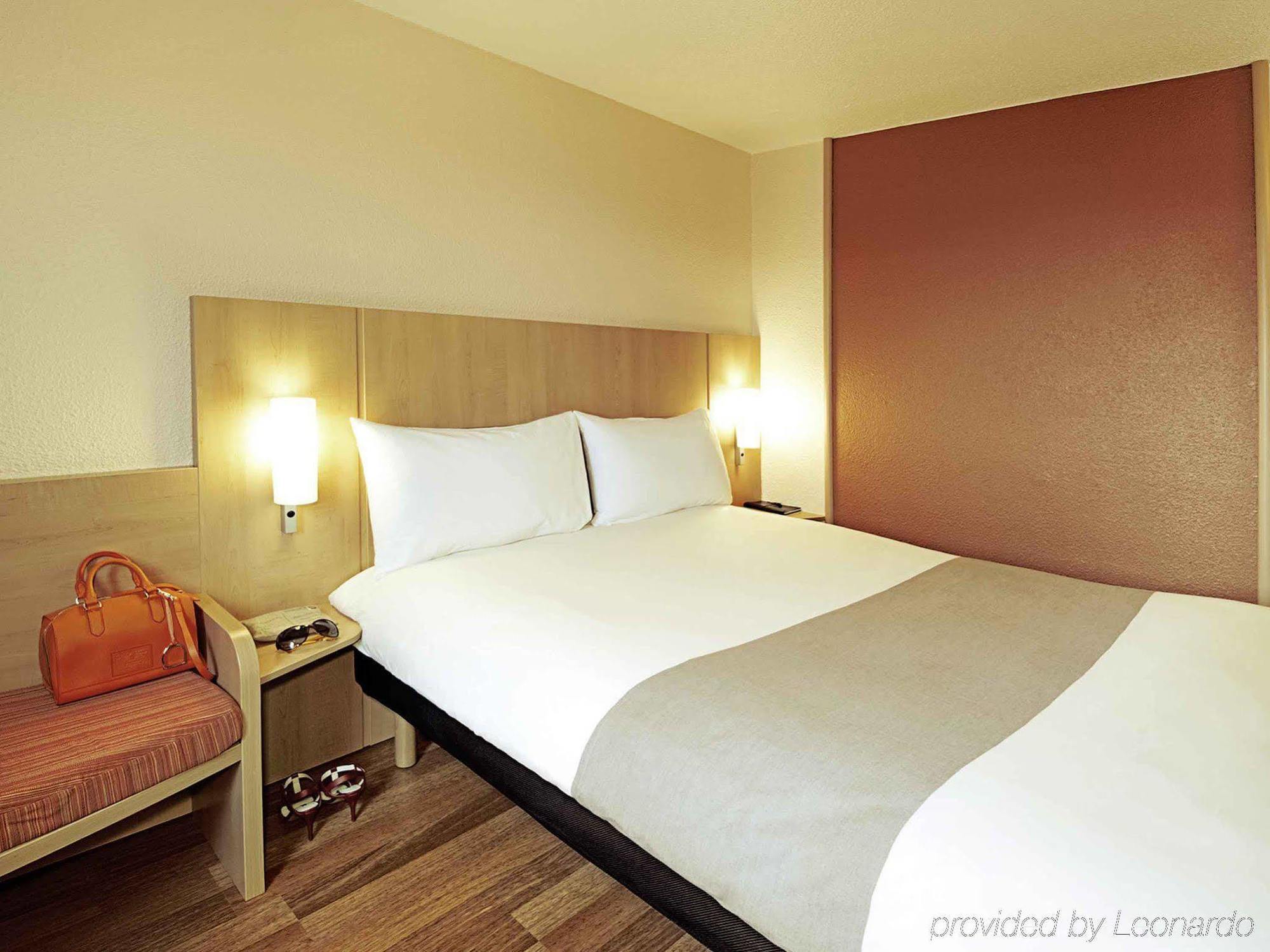 Ibis Dalian Zhongshan Square Exterior foto